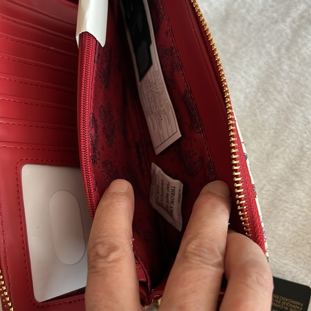 Loungefly Disney Snow White & The Seven Dwarfs Wallet – NWT long zippy wallet - Picture 3 of 4